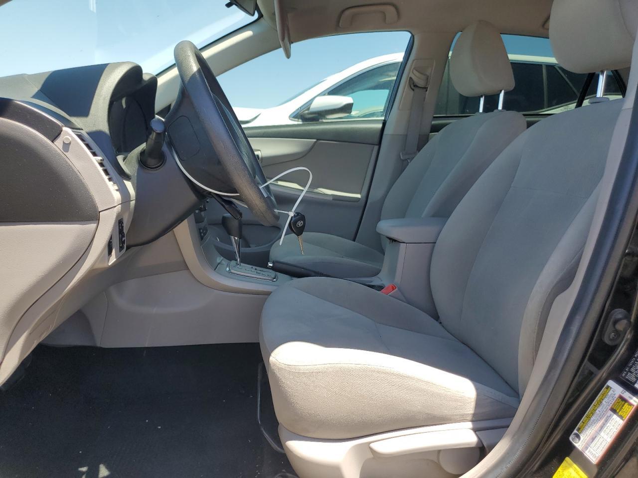 2013 Toyota Corolla Base - Фото 7