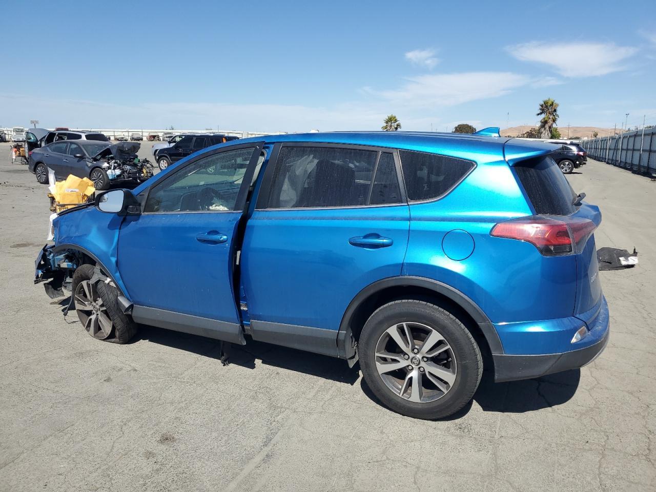 2018 Toyota Rav4 Adventure - Фото 2
