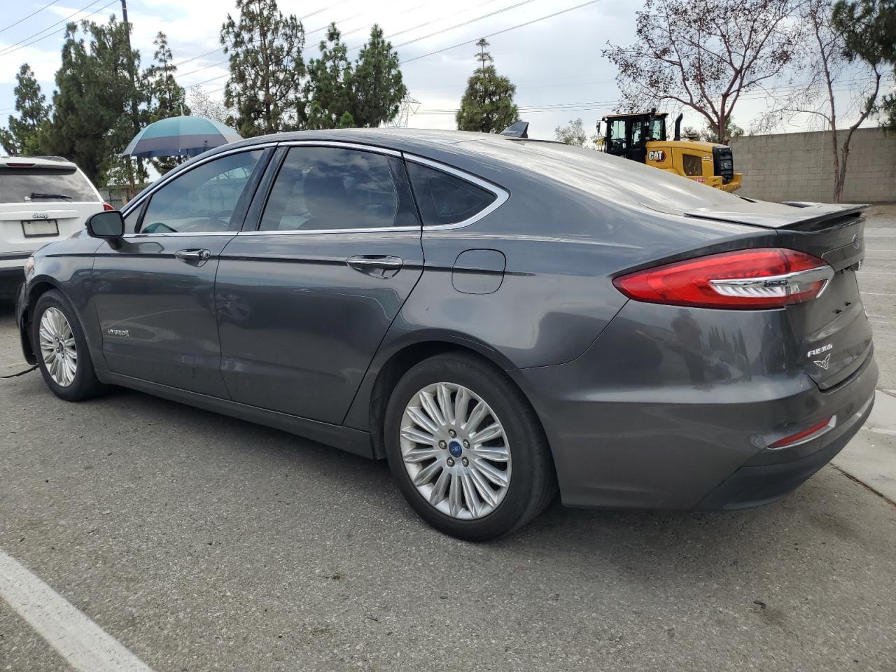 2019 Ford Fusion Titanium - Фото 2