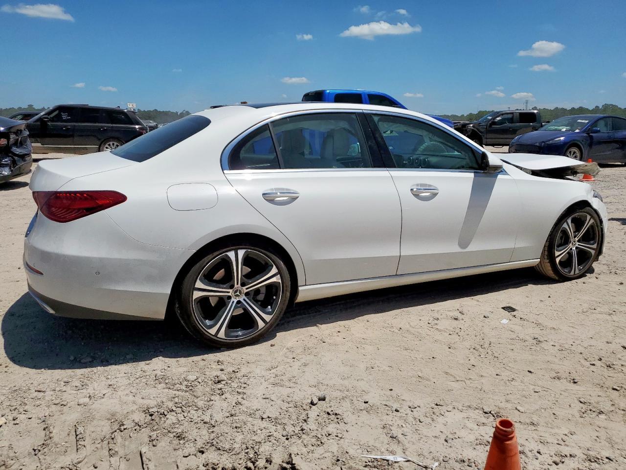 2022 Mercedes-Benz C 300 - Фото 3