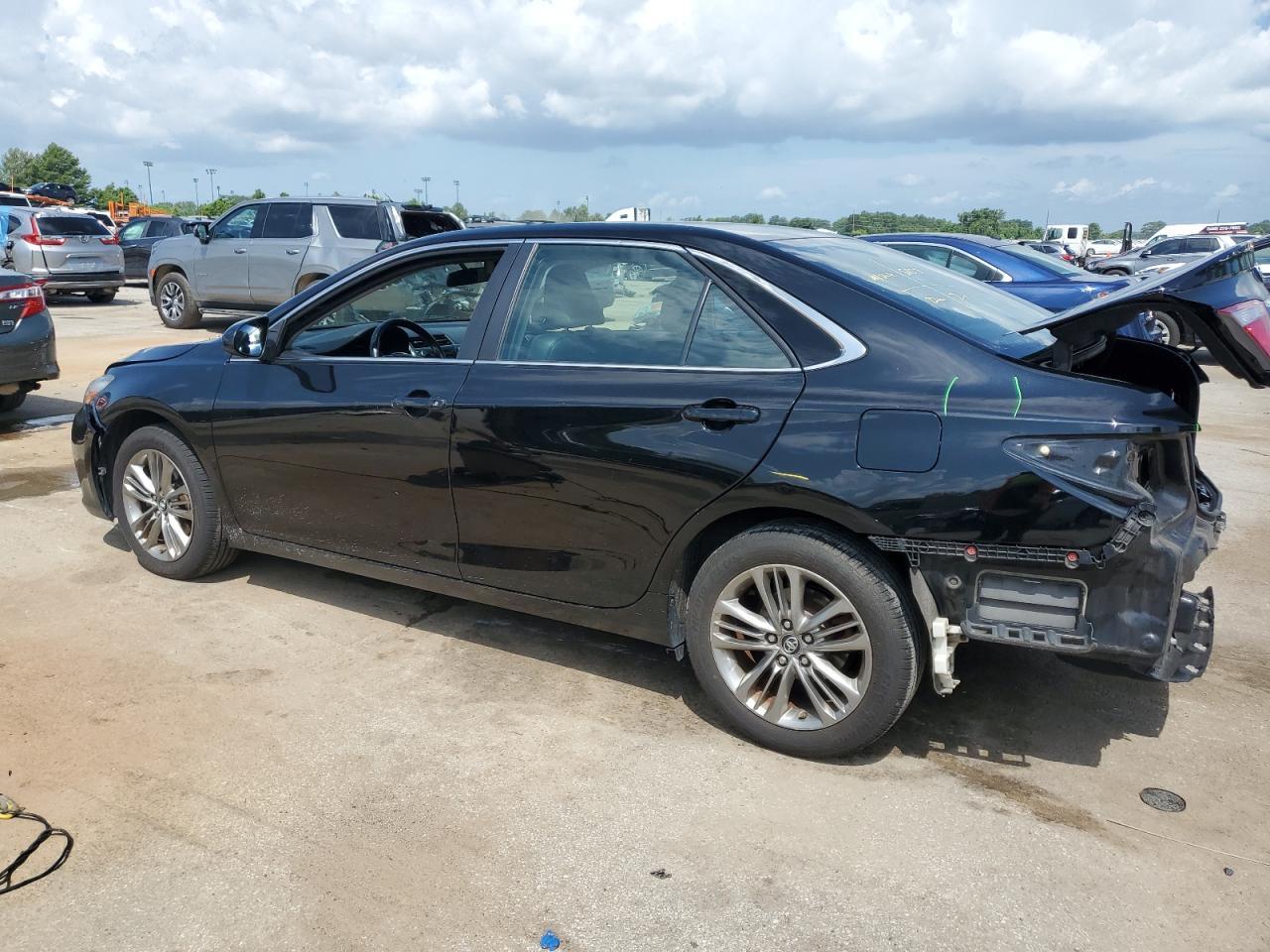 2017 Toyota Camry Le - Фото 2