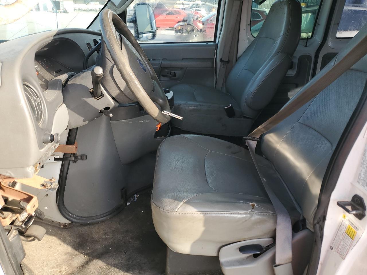 2008 Ford Econoline E250 Van - Фото 7