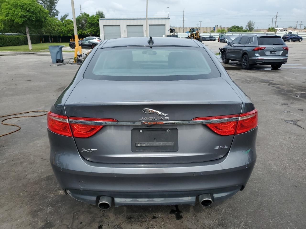 2016 Jaguar Xf Premium - Image 6