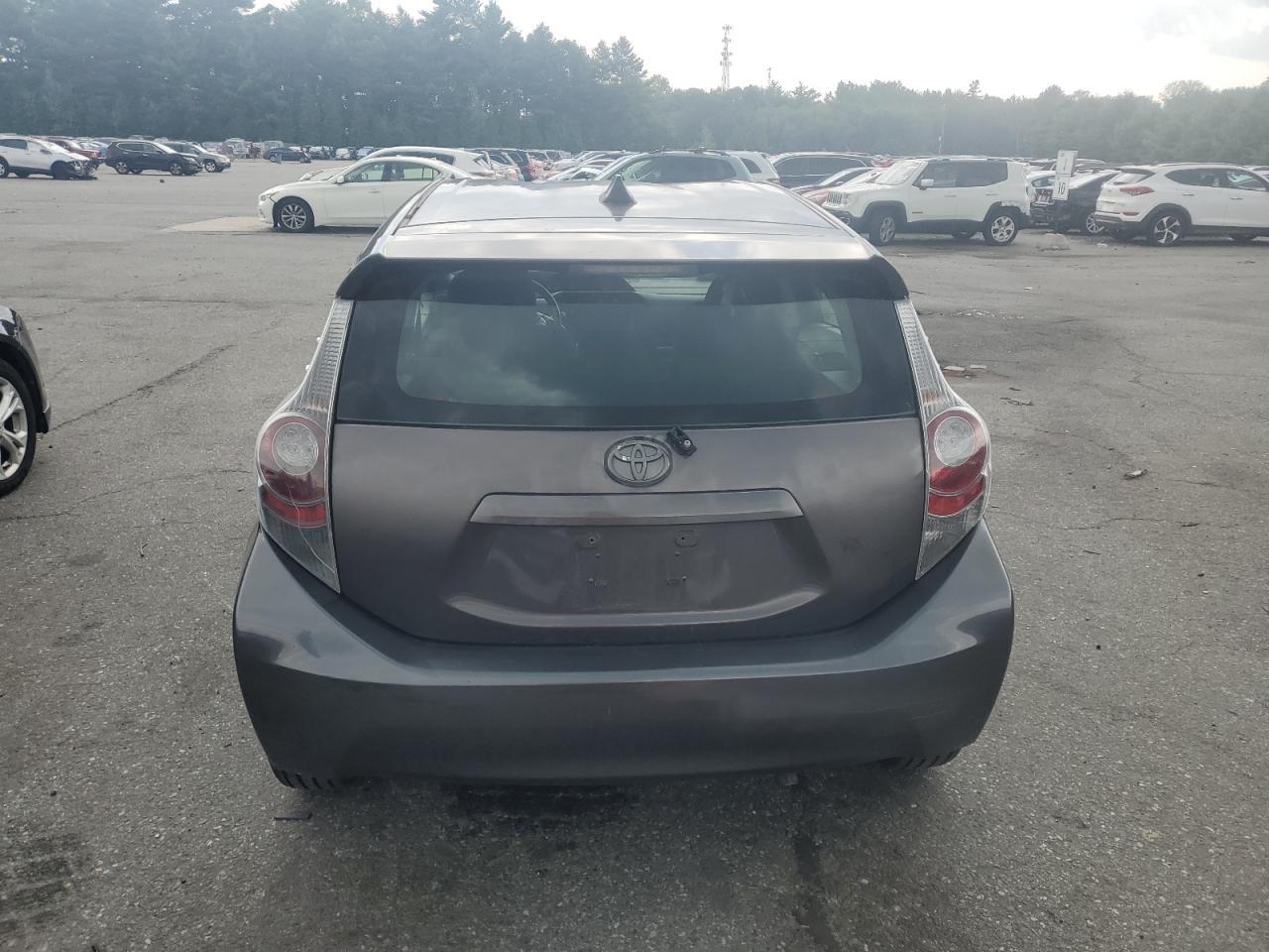 2014 Toyota Prius C - Фото 6