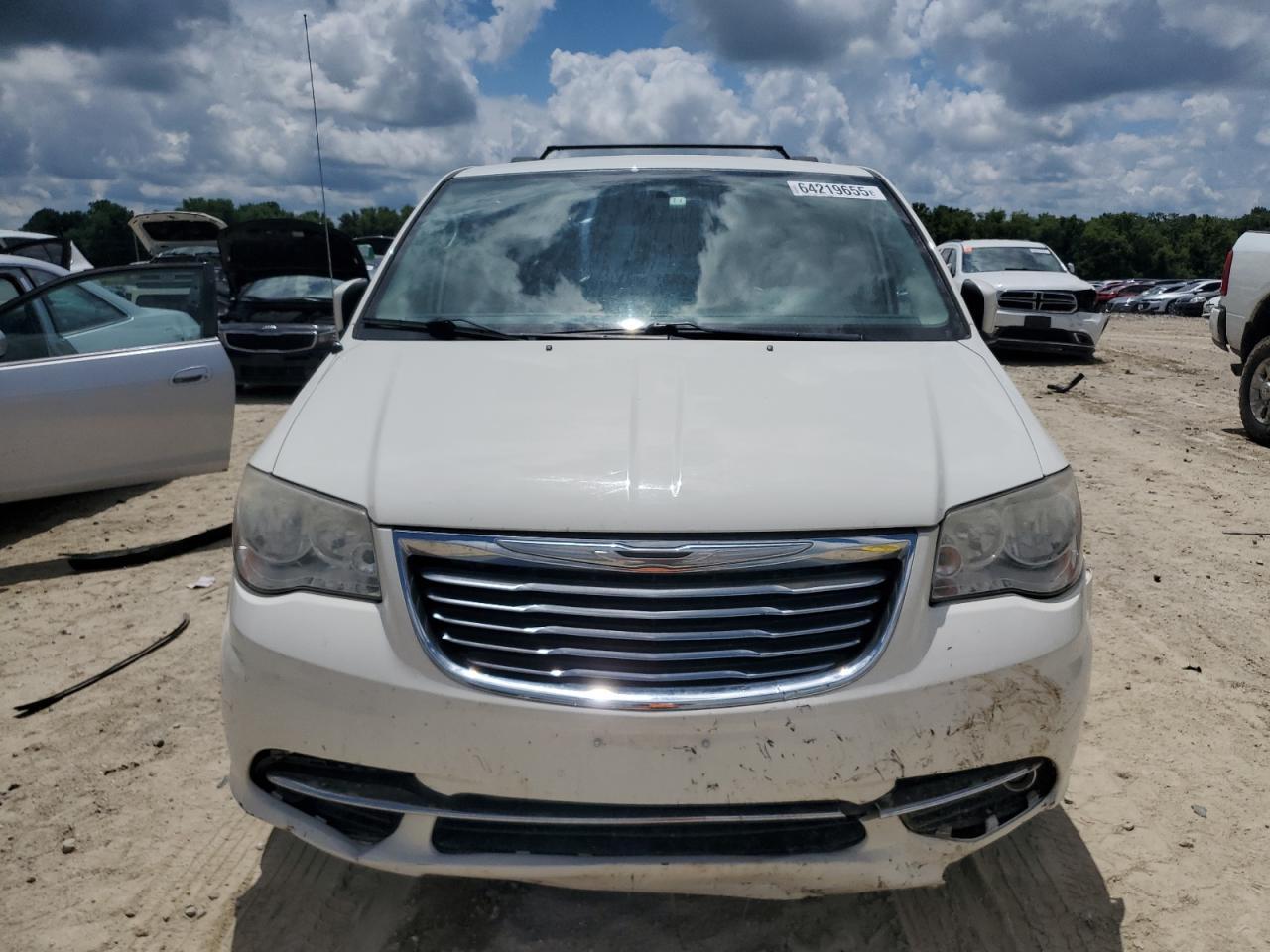 2013 Chrysler Town & Country Touring - Image 5