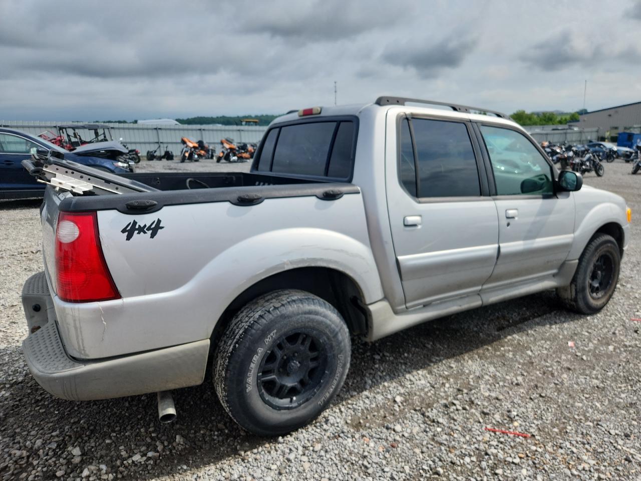2002 Ford Explorer Sport Trac - Фото 3