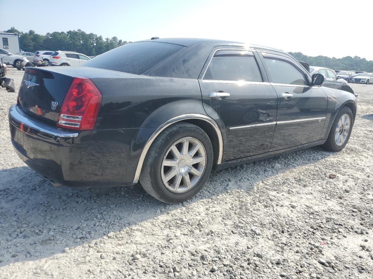 2010 Chrysler 300C - Фото 3
