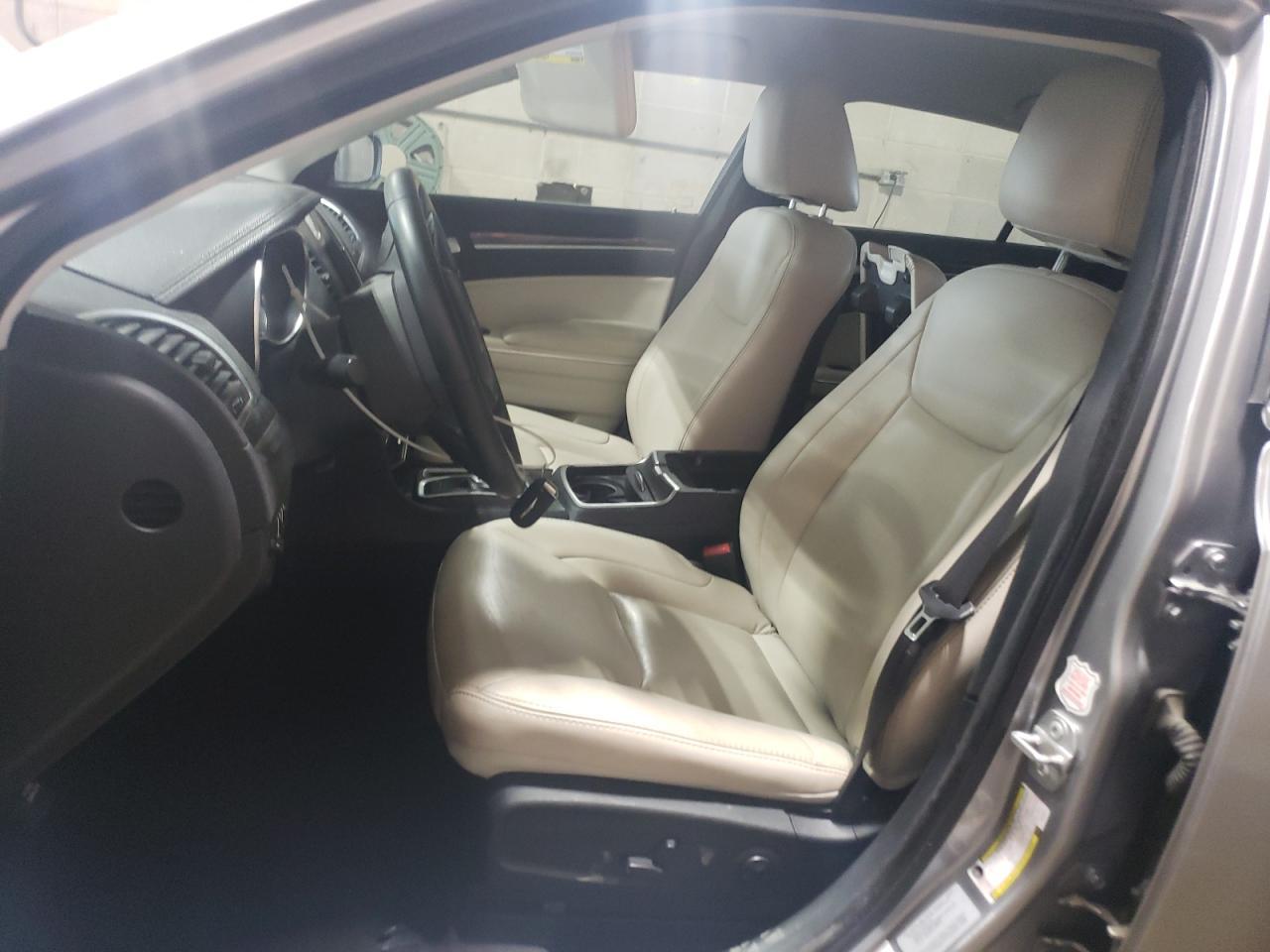 2017 Chrysler 300 Limited - Фото 7