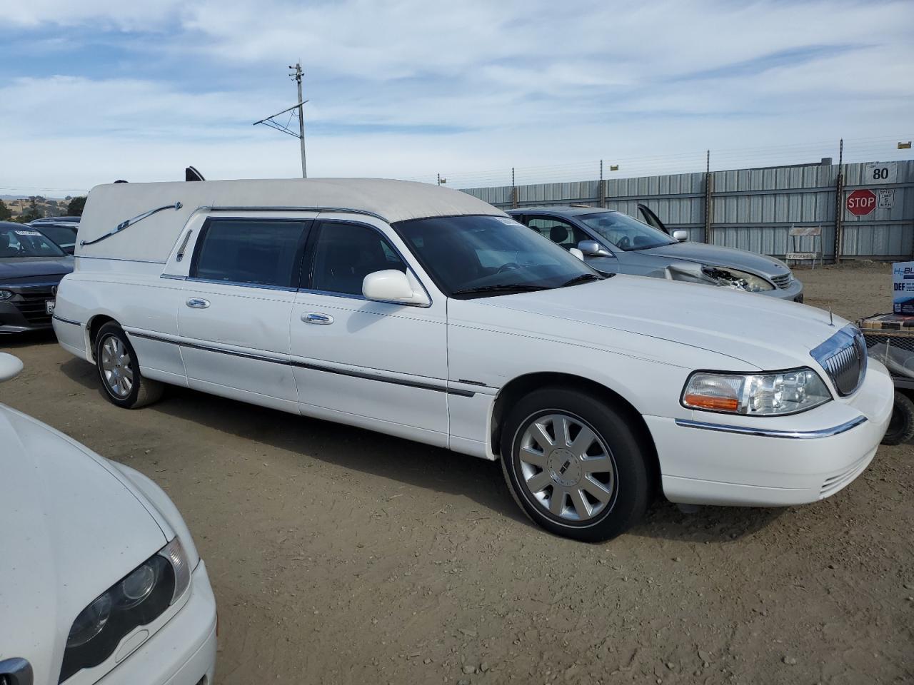 2005 Lincoln Town Car Executive - Фото 4