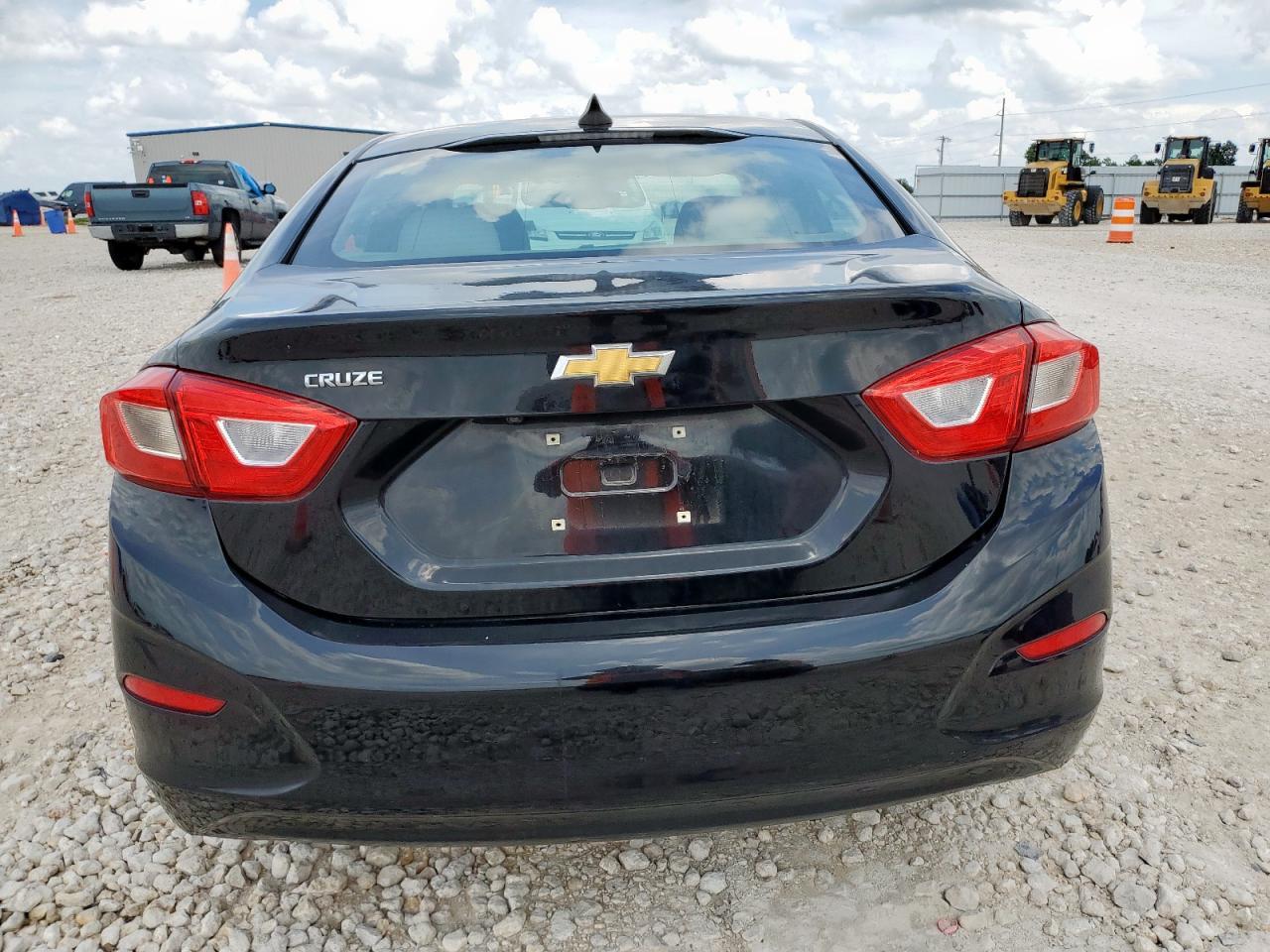 2018 Chevrolet Cruze Ls - Фото 6