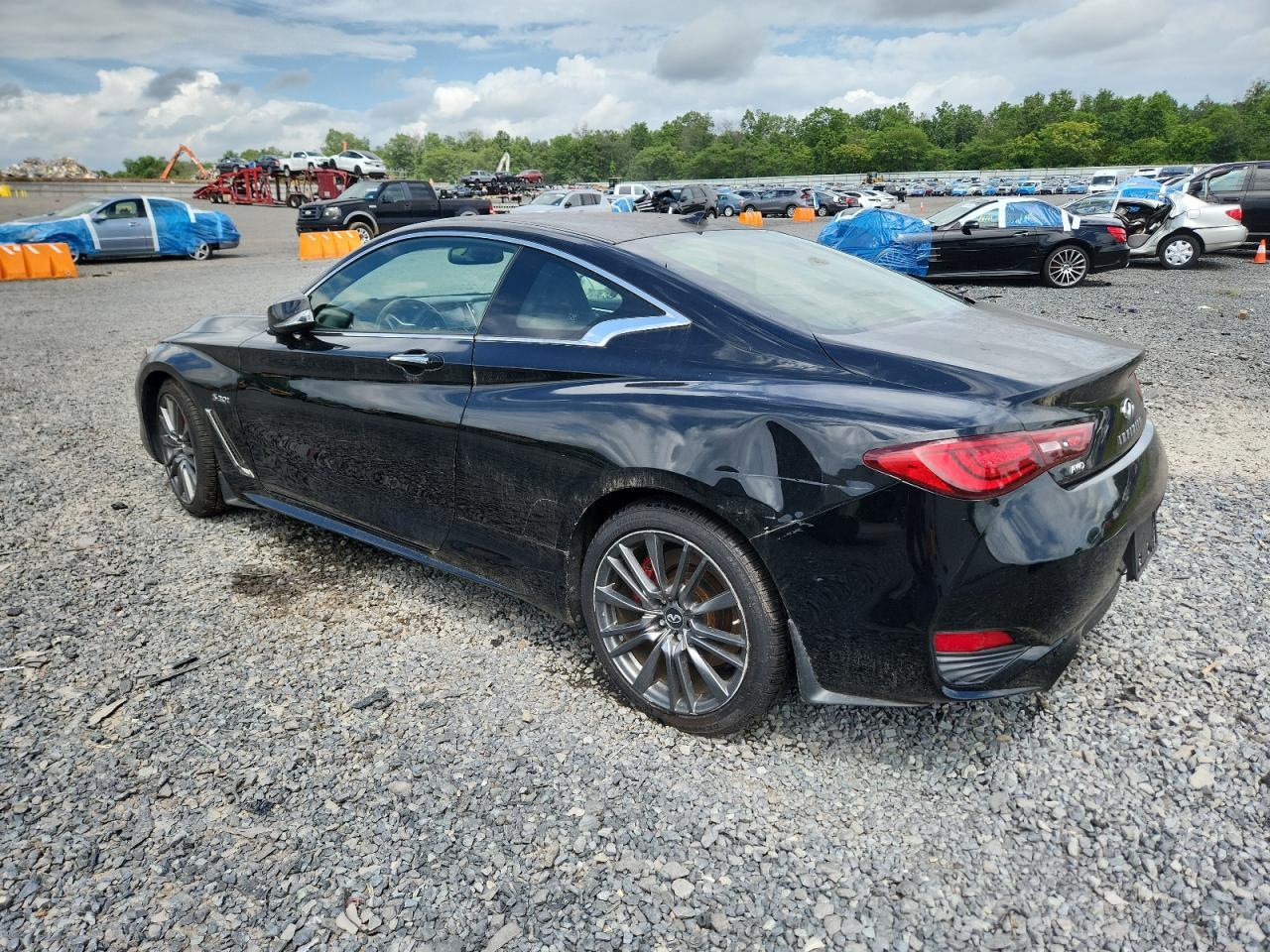 2017 Infiniti Q60 Red Sport 400 - Фото 2
