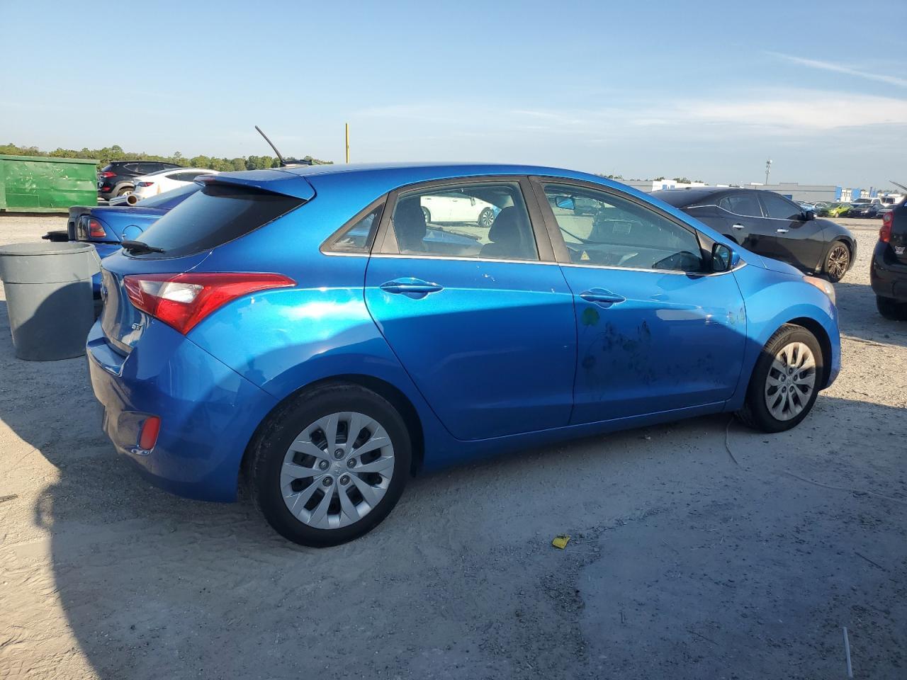 2017 Hyundai Elantra Gt - Image 3