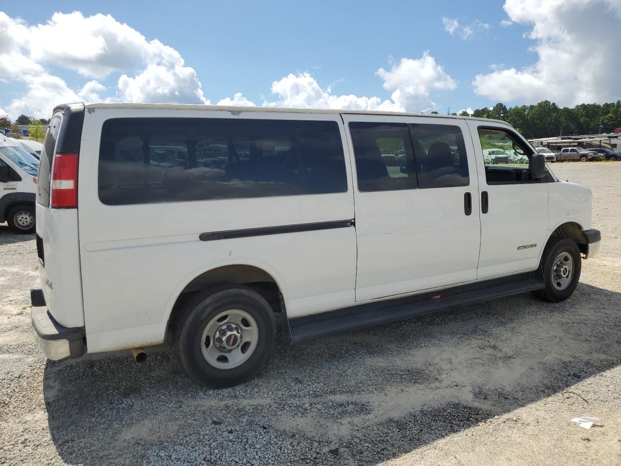 2006 GMC Savana G3500 - Image 3