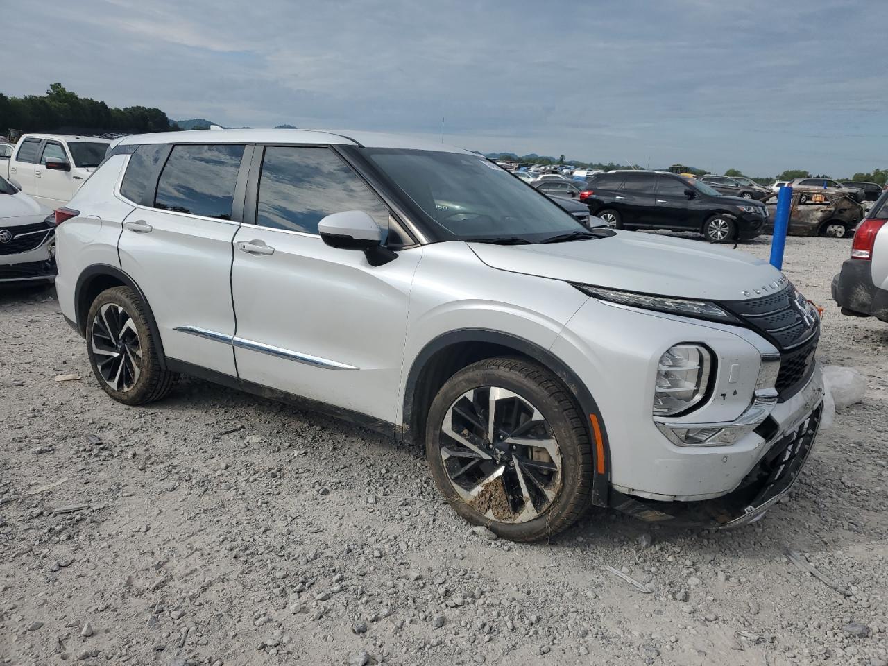 2022 Mitsubishi Outlander Se - Image 4