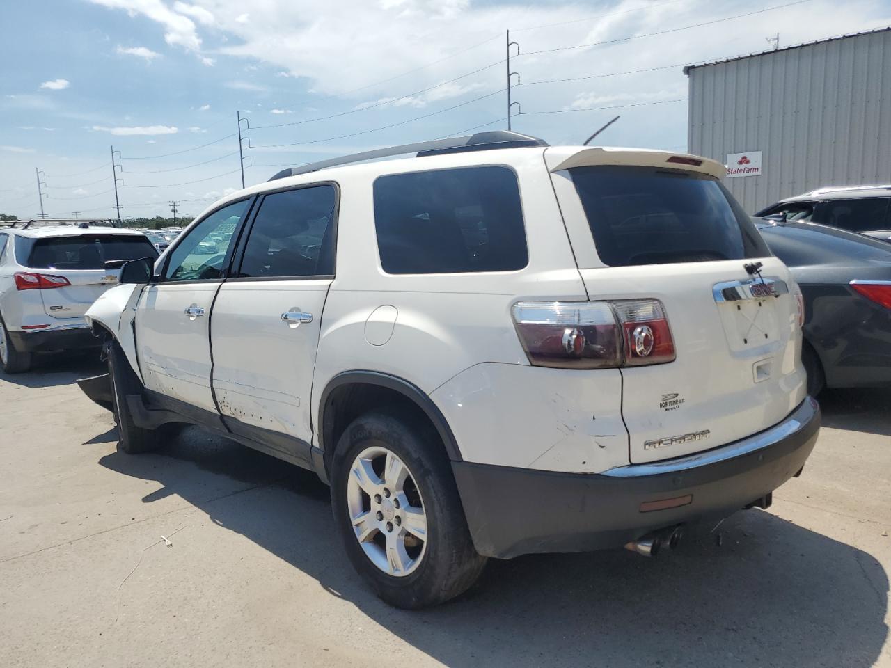 2011 GMC Acadia Sle - Image 2