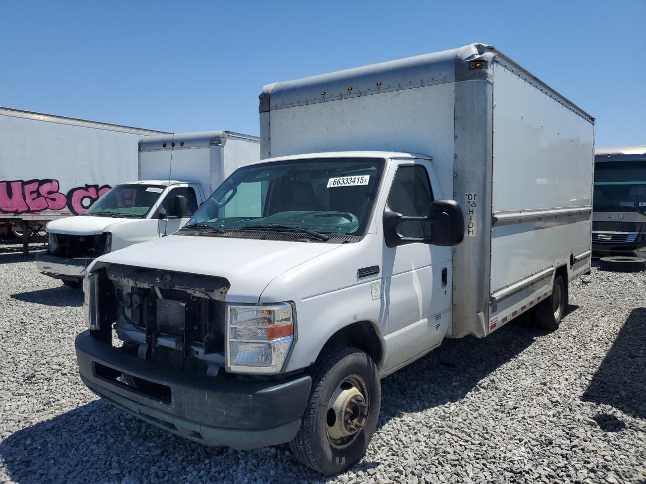 2018 Ford Econoline E350 Super Duty Cutaway Van
