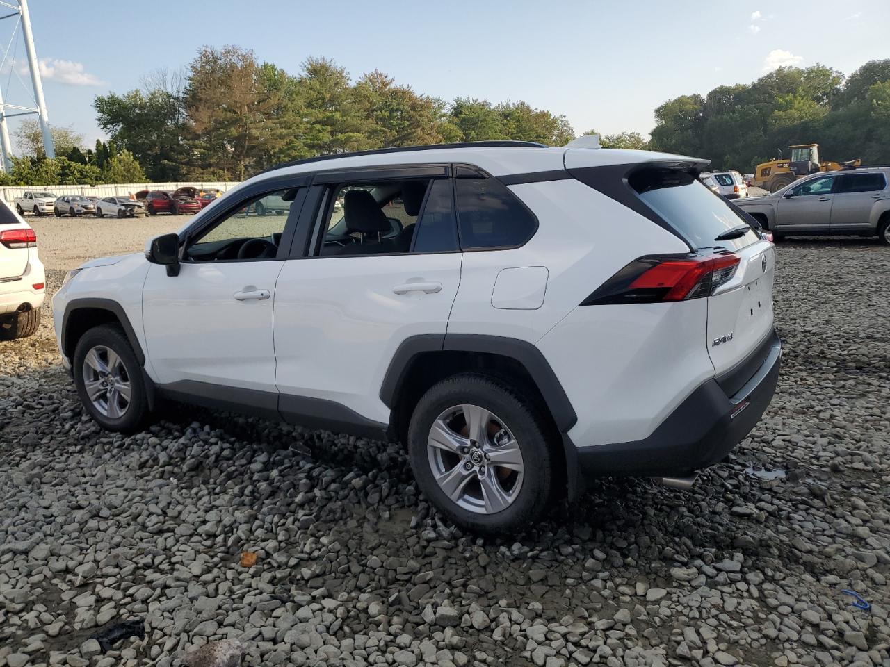 2025 Toyota Rav4 Xle - Фото 2