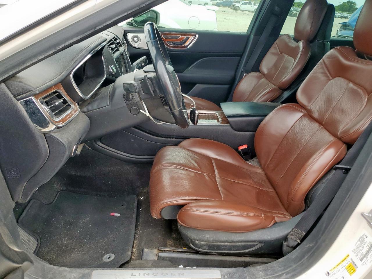 2019 Lincoln Continental Reserve - Фото 7