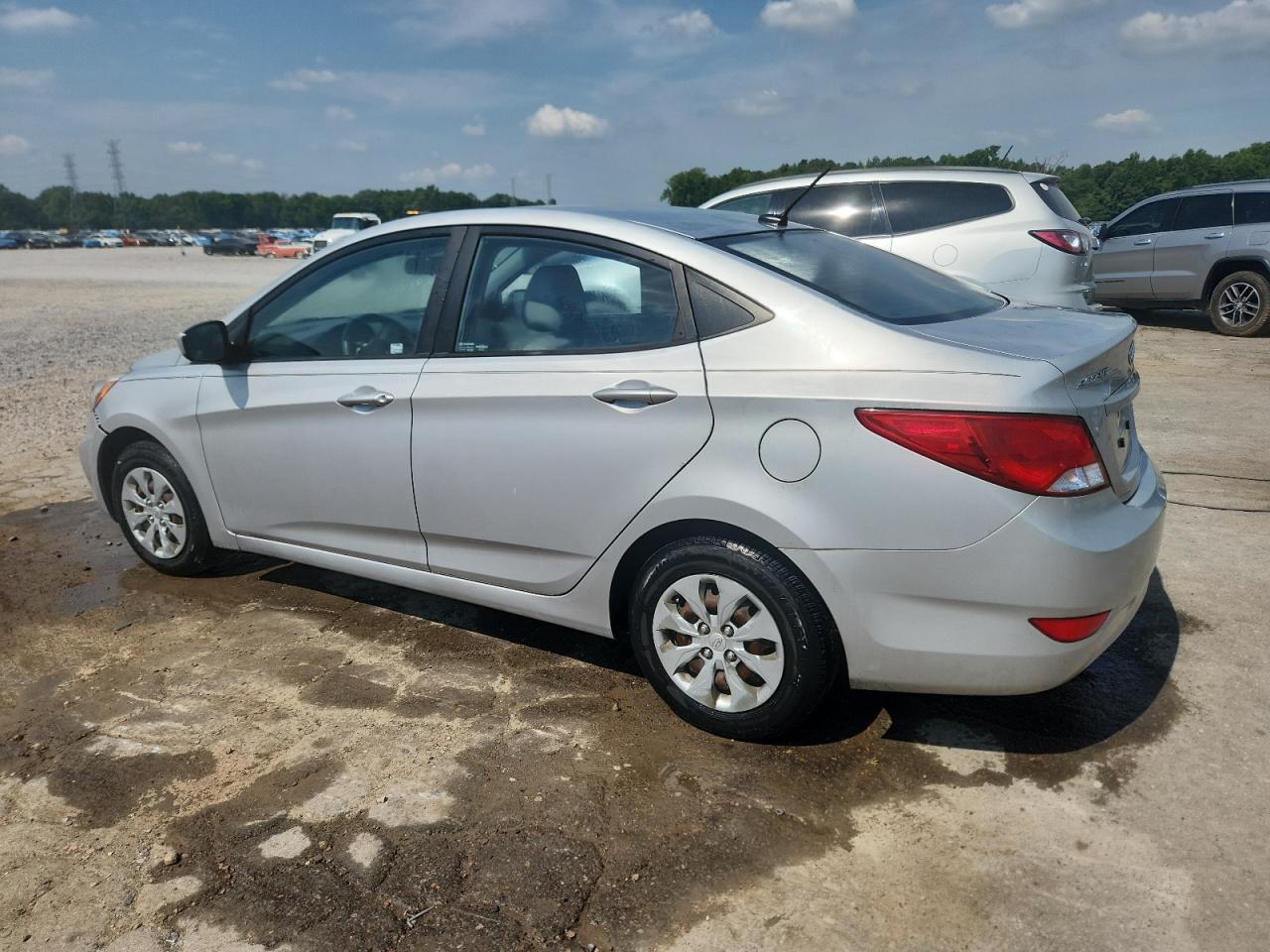 2016 Hyundai Accent Se - Фото 2