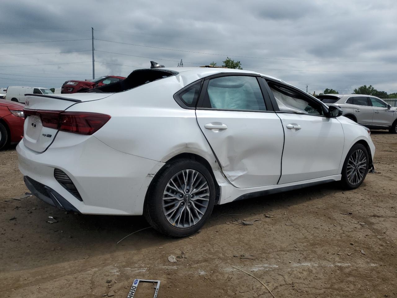 2024 Kia Forte Gt Line - Фото 3
