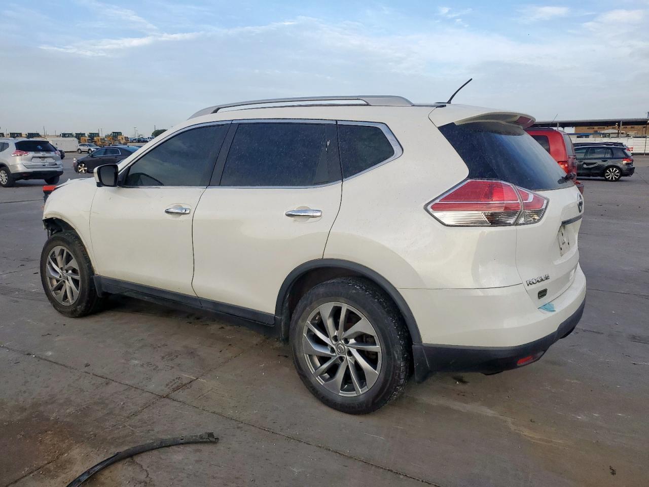2015 Nissan Rogue S - Image 2