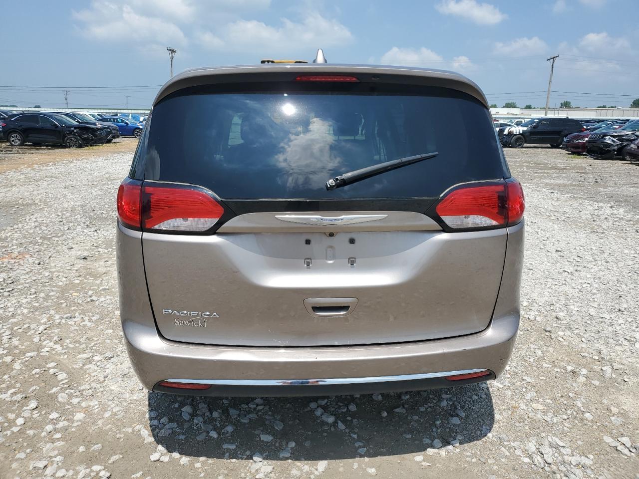 2017 Chrysler Pacifica Touring L - Фото 6