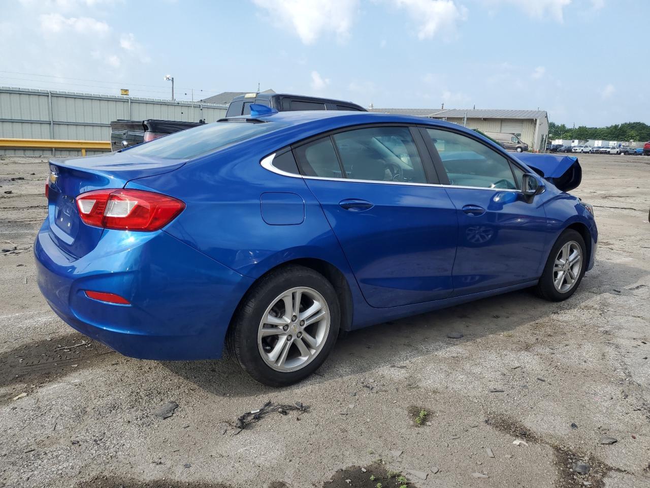 2018 Chevrolet Cruze Lt - Image 3