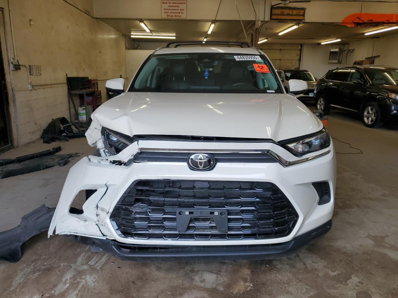 2024 Toyota Grand Highlander Xle - Image 5