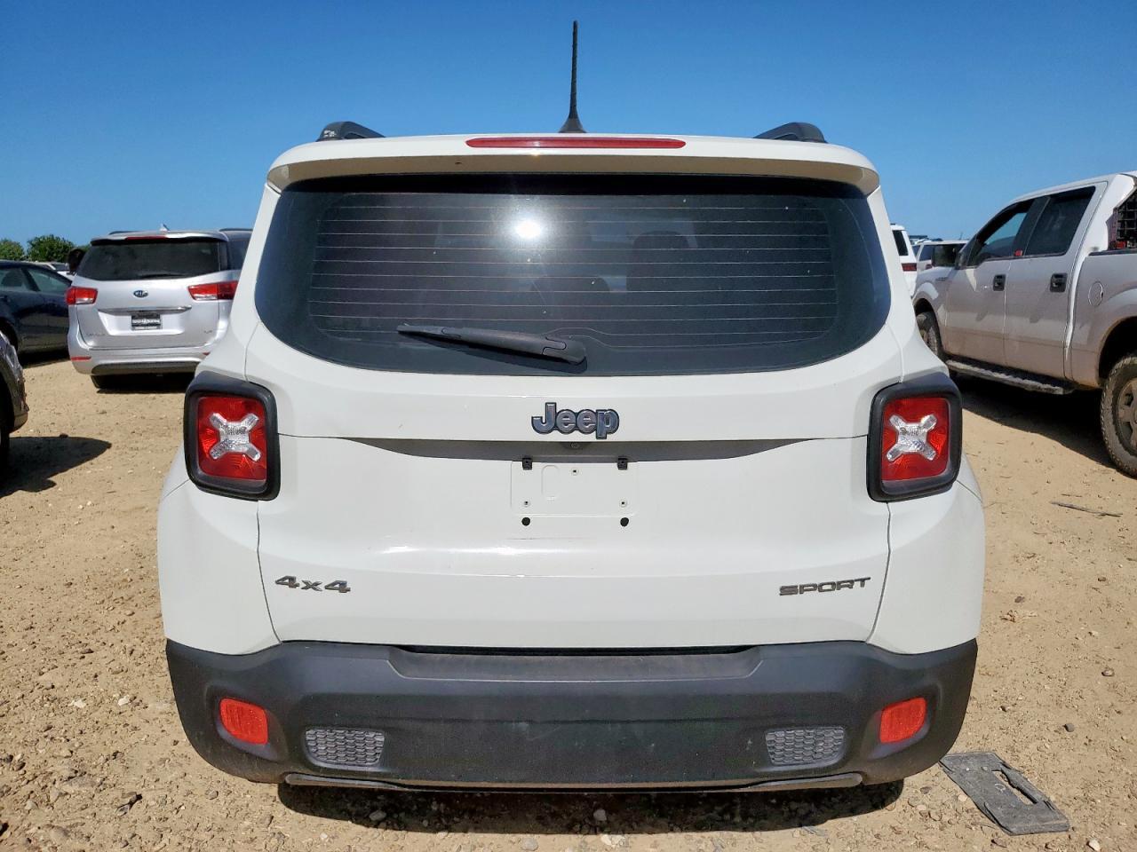 2015 Jeep Renegade Sport - Фото 6