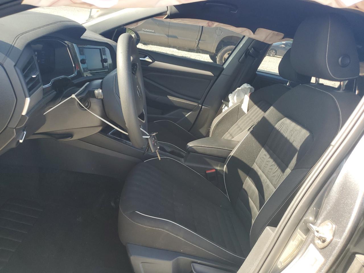 2023 Volkswagen Jetta Sport - Image 7