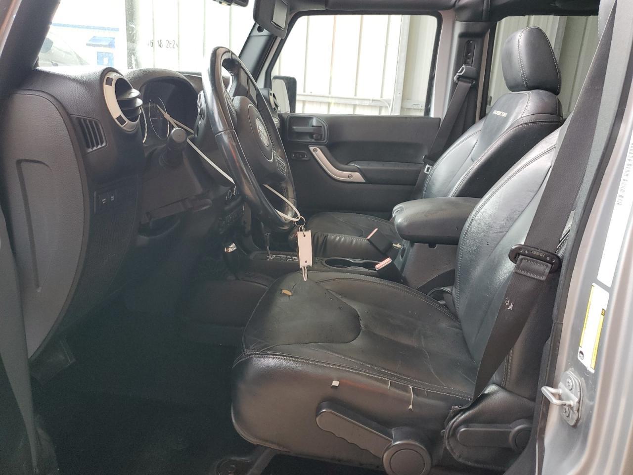 2014 Jeep Wrangler Unlimited Rubicon - Image 7