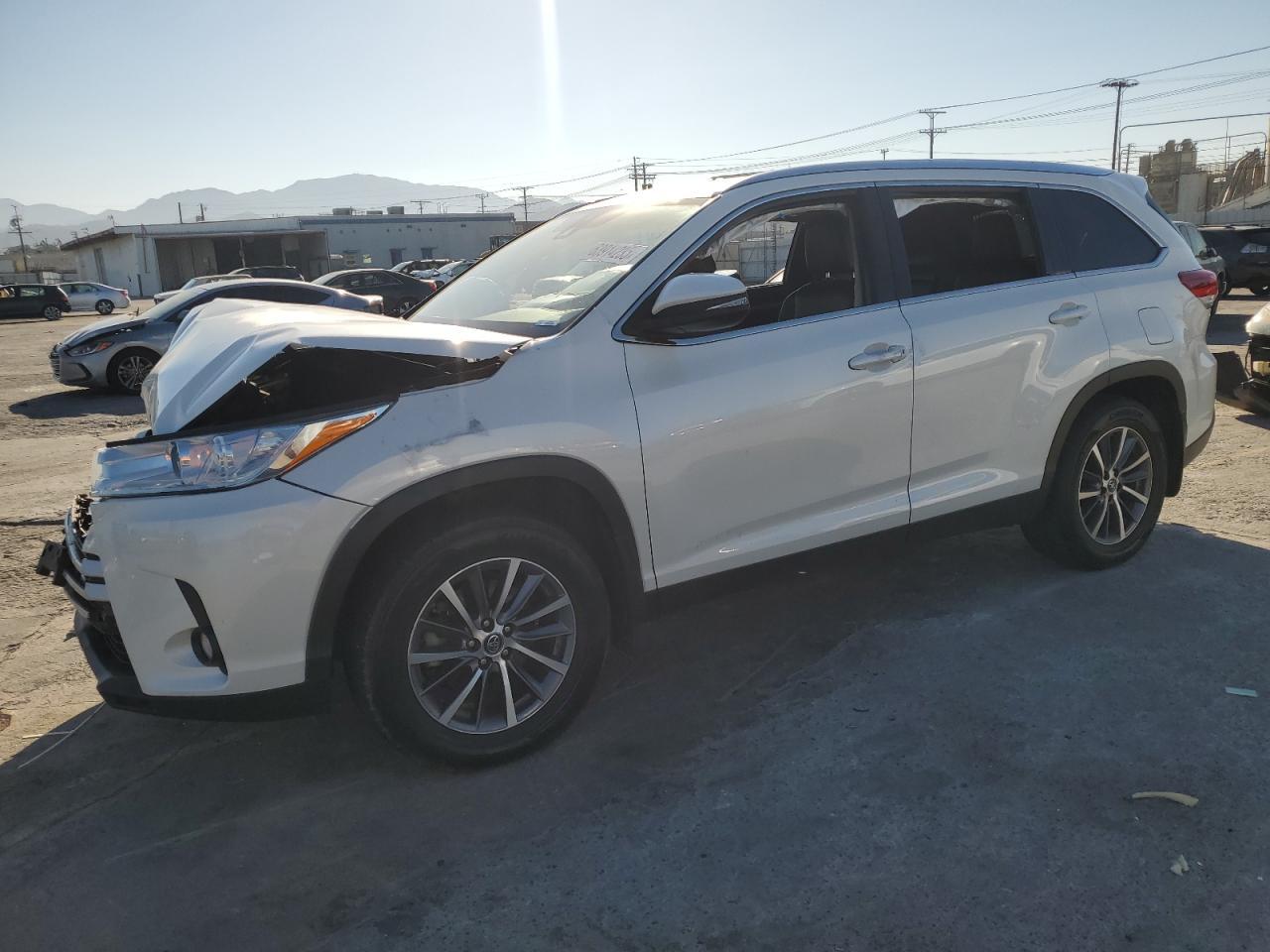 2019 Toyota Highlander Se