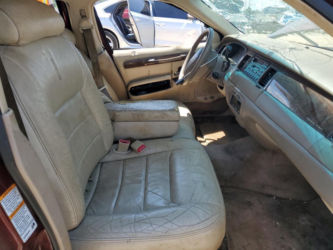 2000 Lincoln Town Car Executive - Фото 7