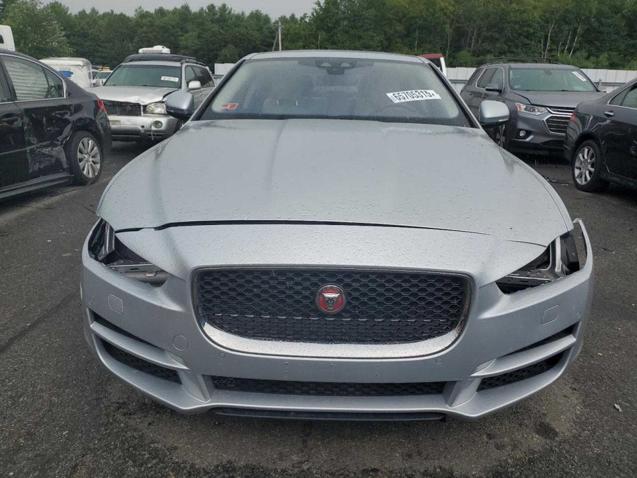 2018 Jaguar Xe Prestige - Image 5