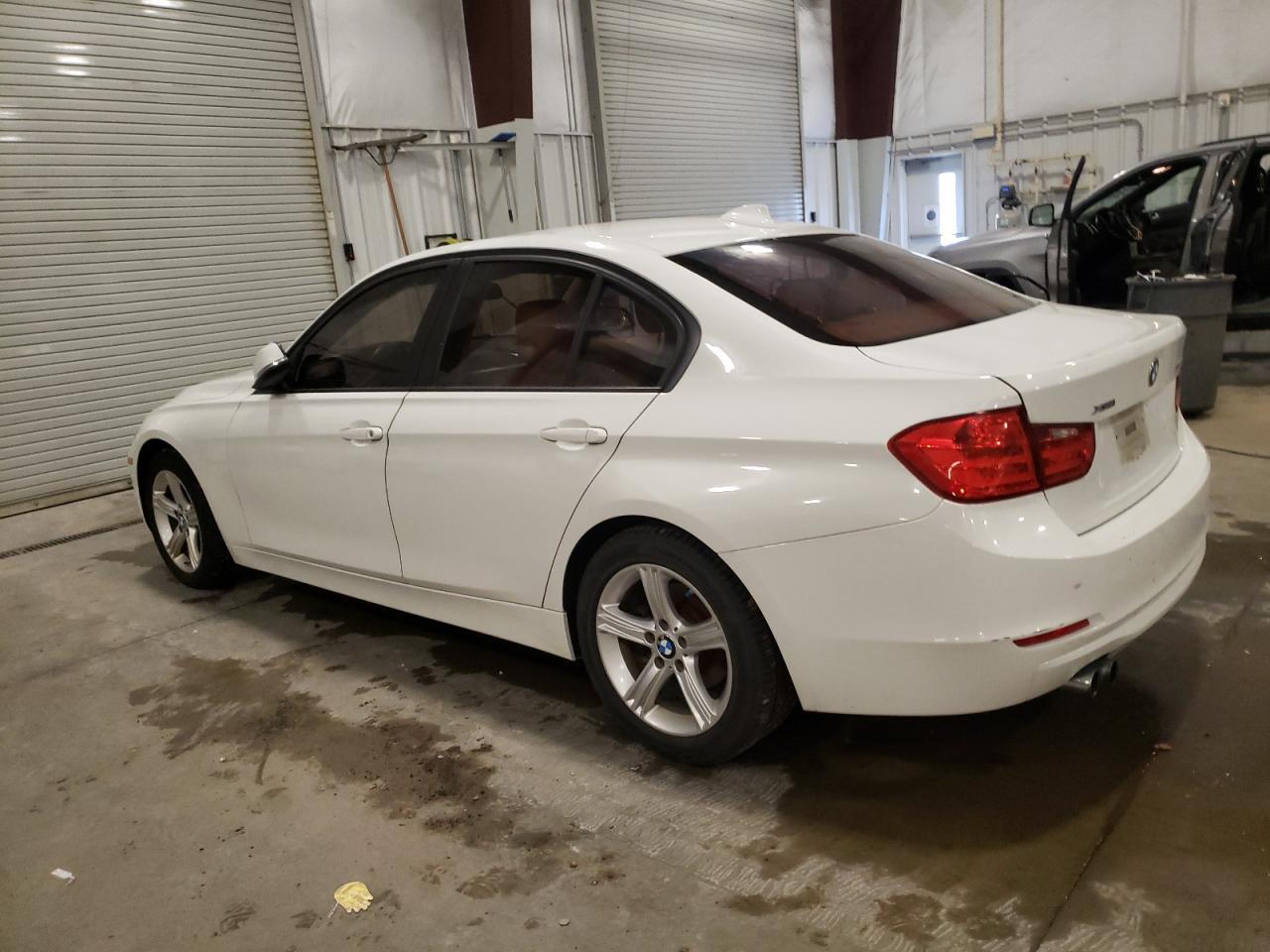 2013 BMW 328 Xi - Image 2