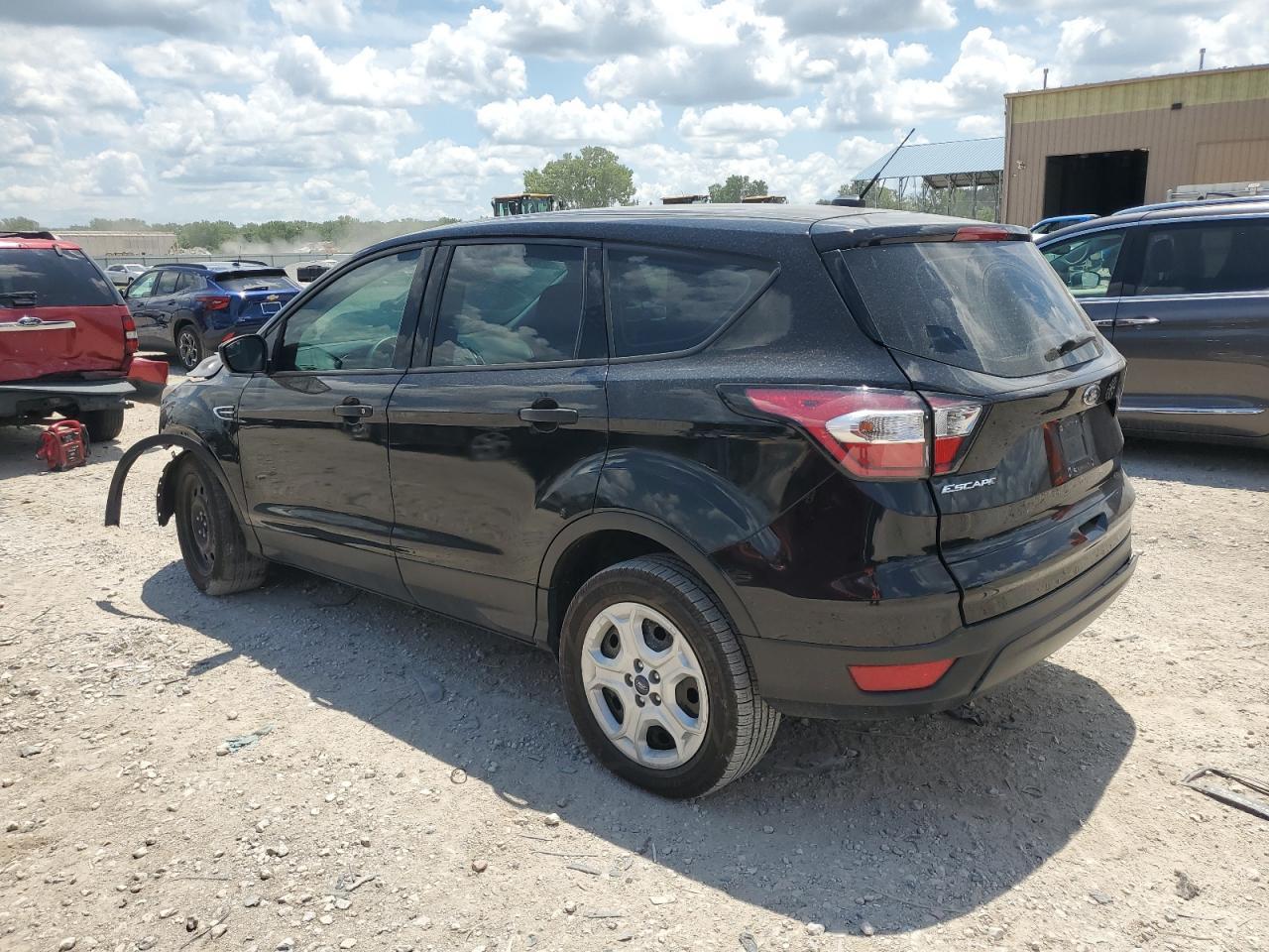 2017 Ford Escape S - Фото 2