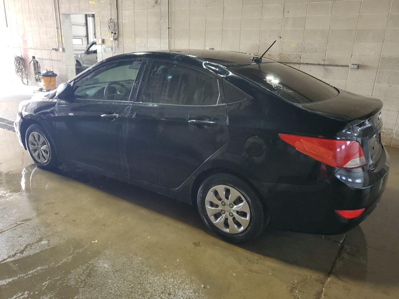 2017 Hyundai Accent Se - Фото 2