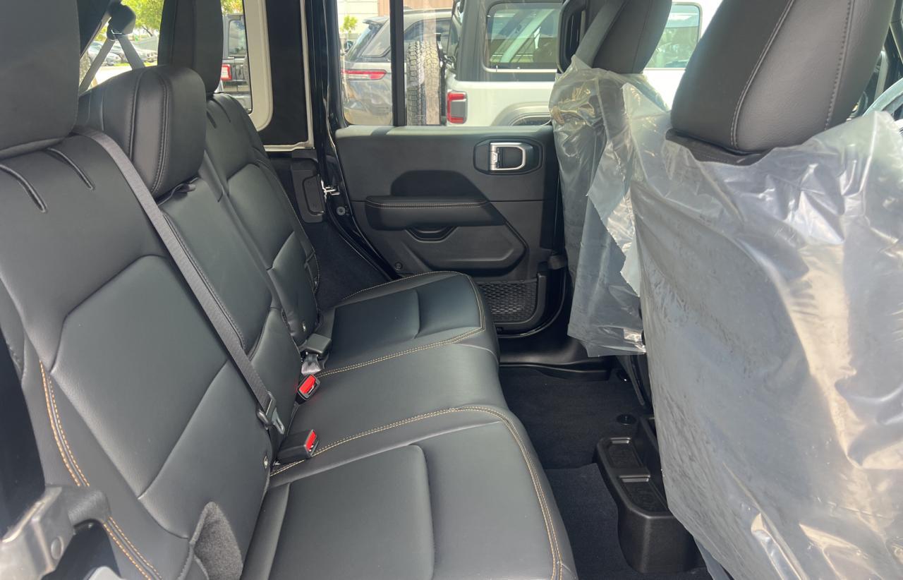 2024 Jeep Wrangler Sahara - Image 6