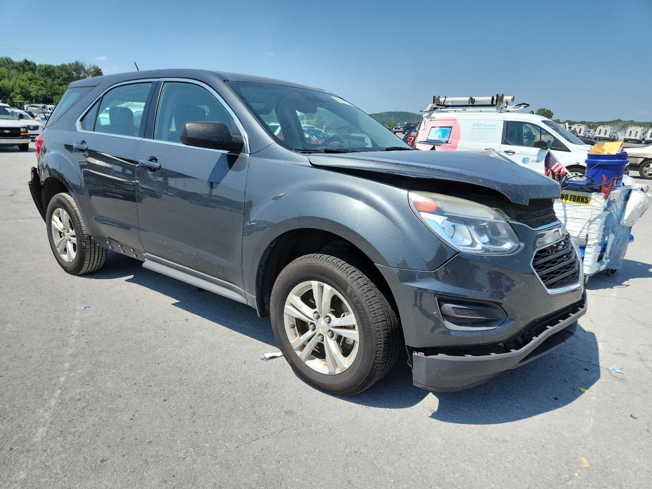 2017 Chevrolet Equinox Ls - Image 4