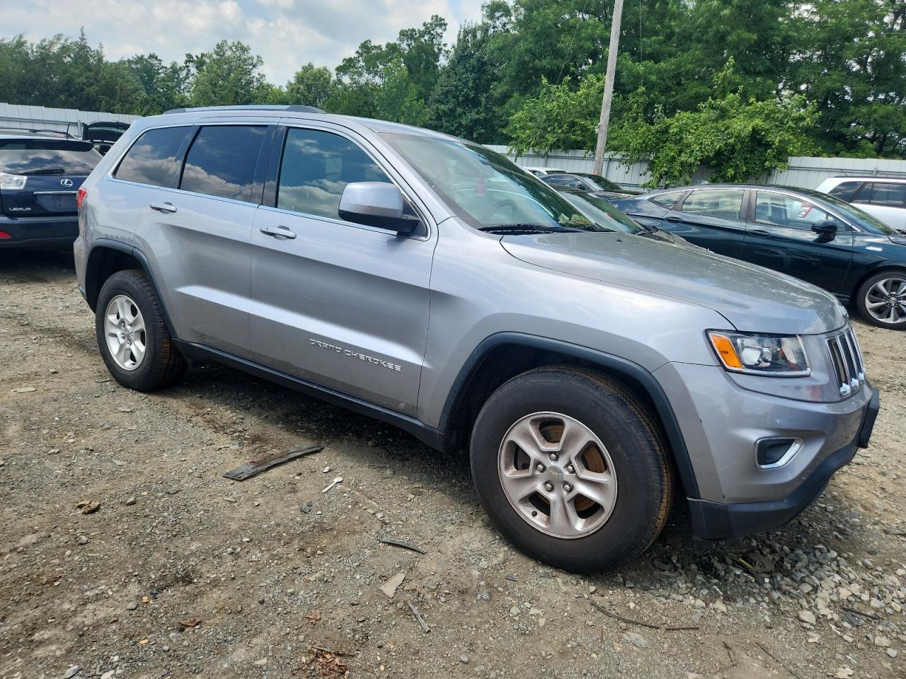 2015 Jeep Grand Cherokee Laredo - Image 4