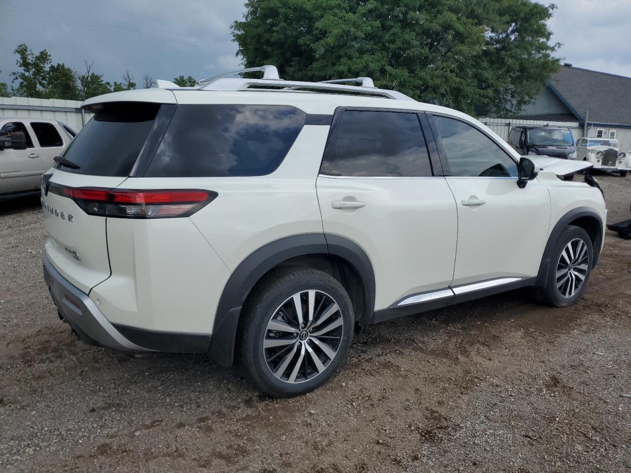 2024 Nissan Pathfinder Platinum - Фото 3