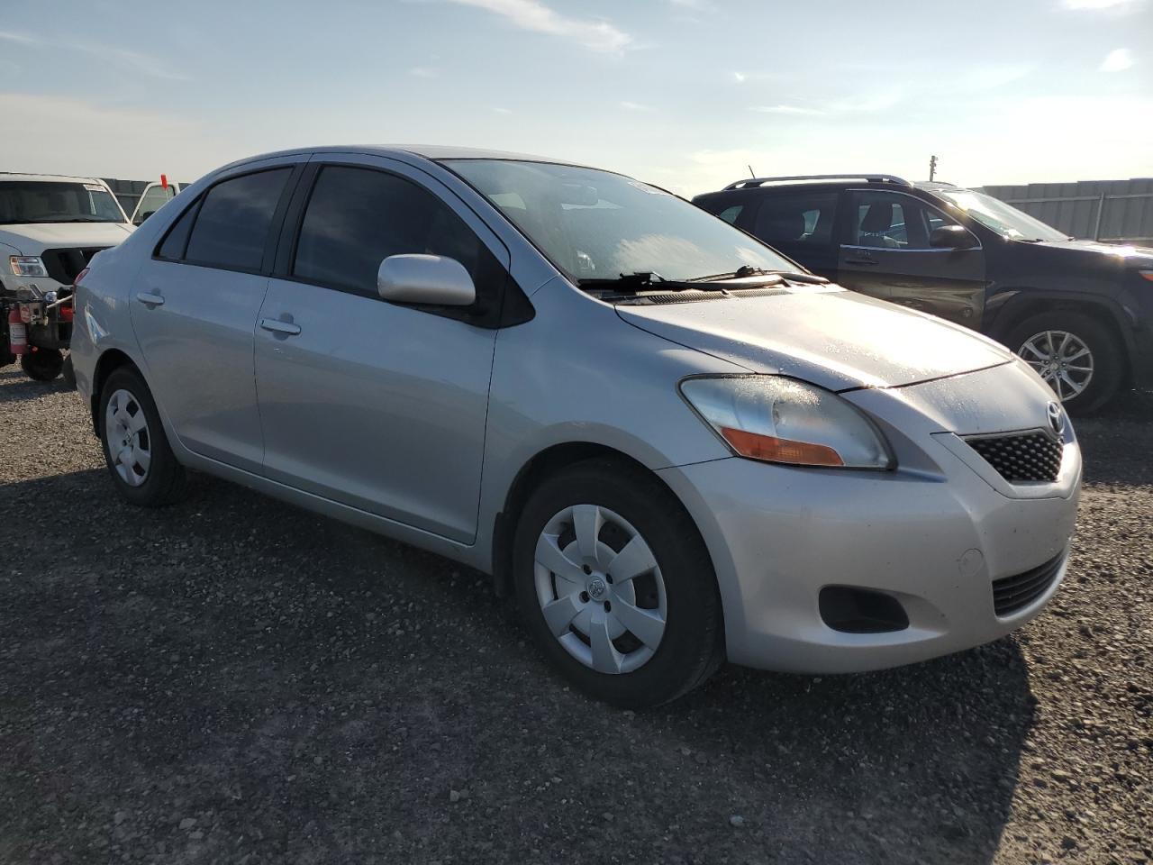 2011 Toyota Yaris - Image 4