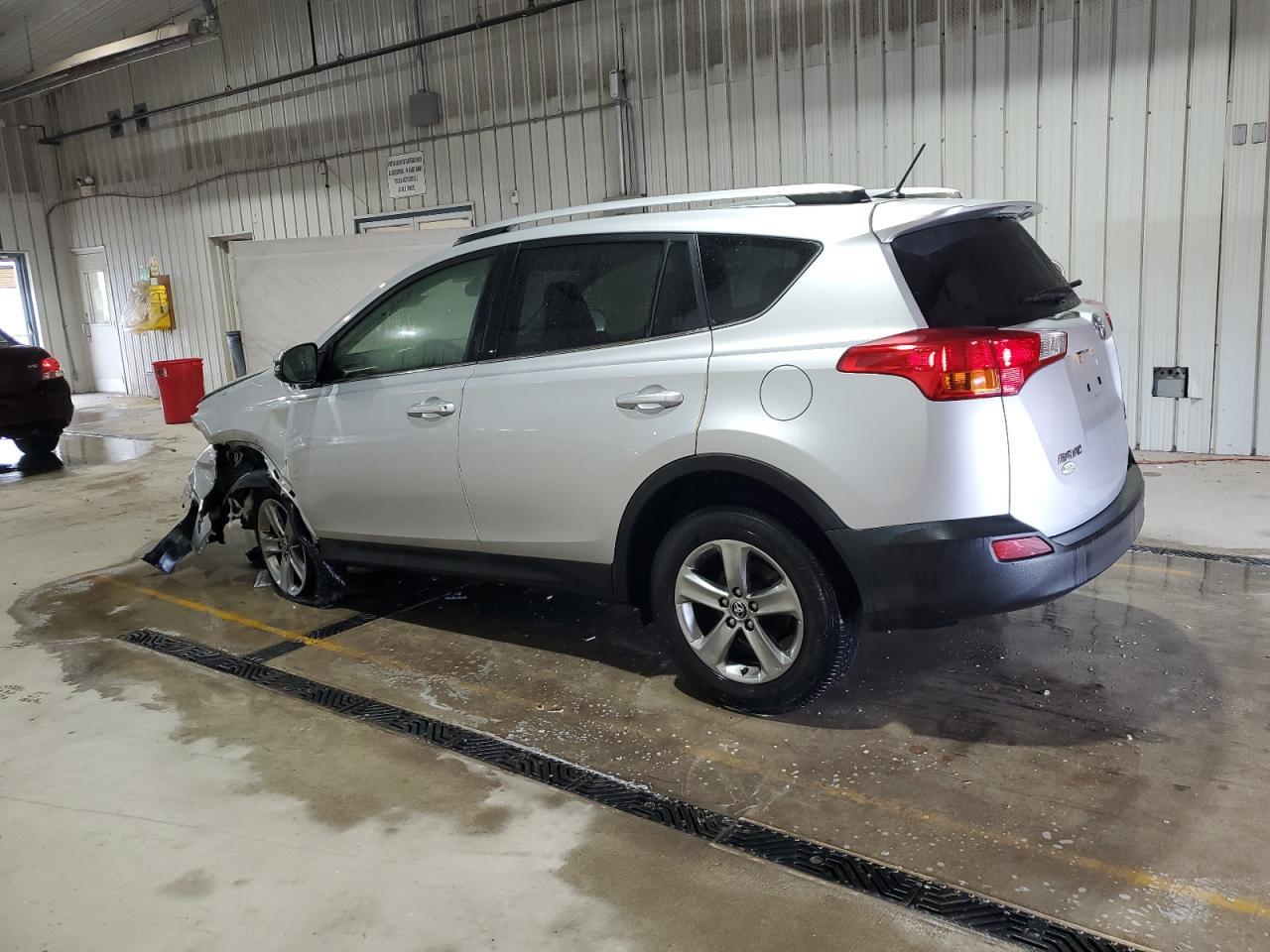 2015 Toyota Rav4 Xle - Image 2