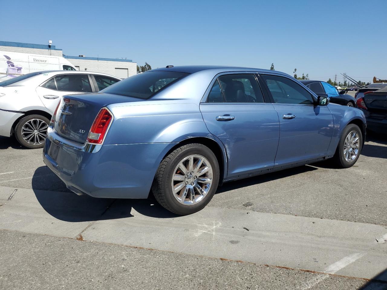 2011 Chrysler 300 Limited - Фото 3