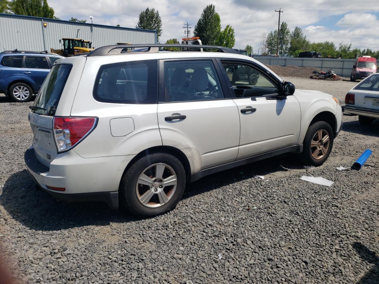 2012 Subaru Forester 2.5X - Фото 3