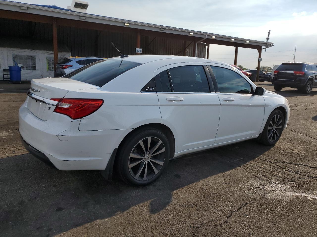 2012 Chrysler 200 S - Фото 3