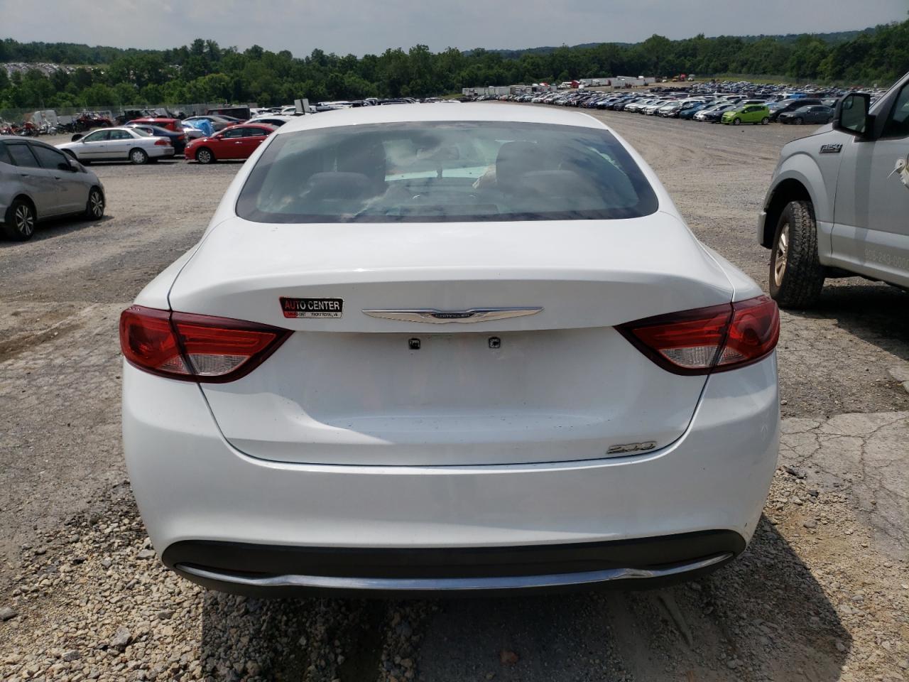 2015 Chrysler 200 Limited - Фото 6