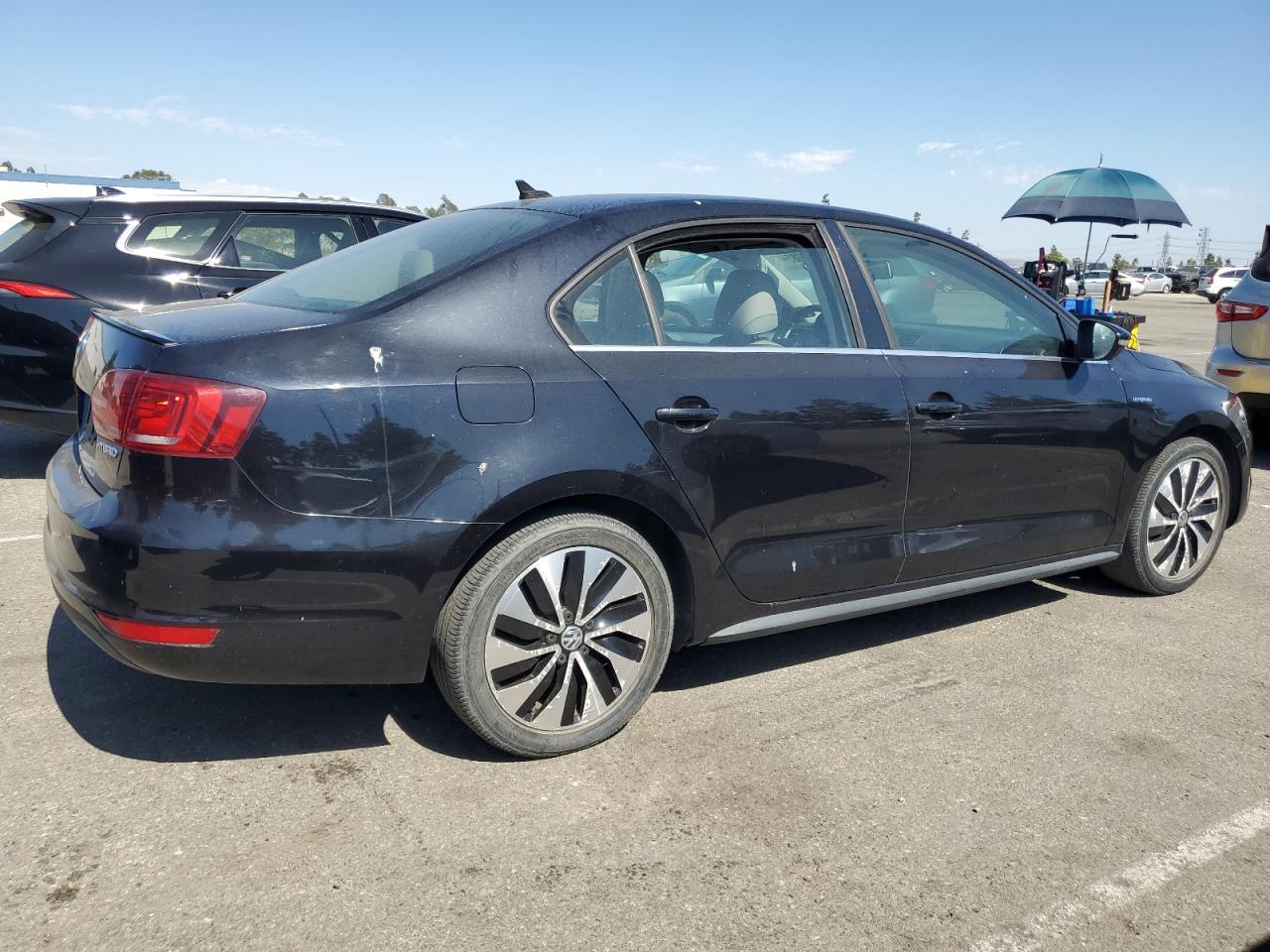 2013 Volkswagen Jetta Hybrid - Image 3
