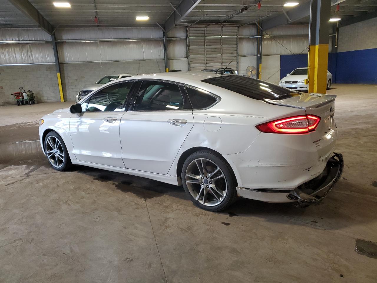 2016 Ford Fusion Titanium - Фото 2