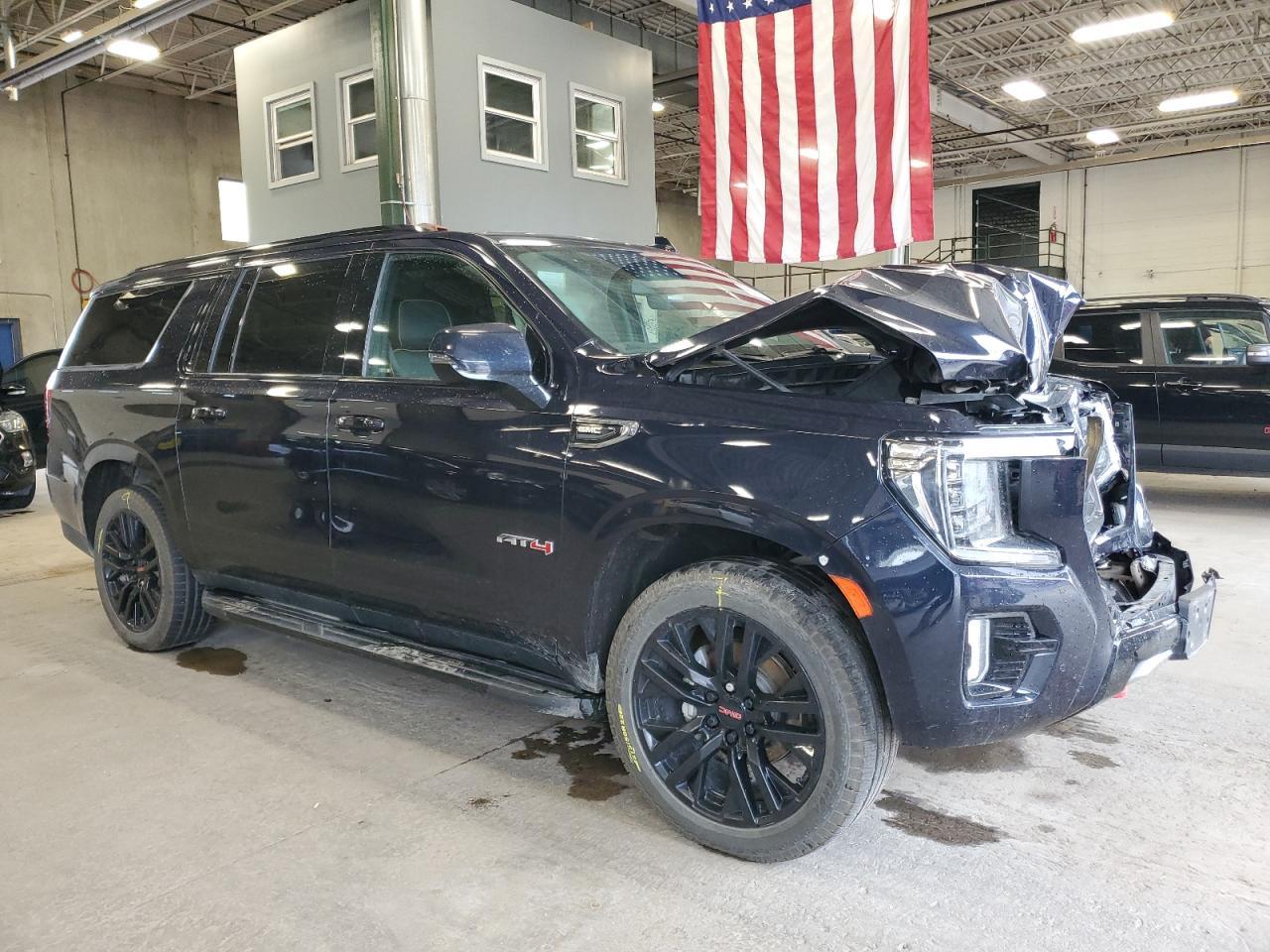2021 GMC Yukon Xl K1500 At4 - Фото 4